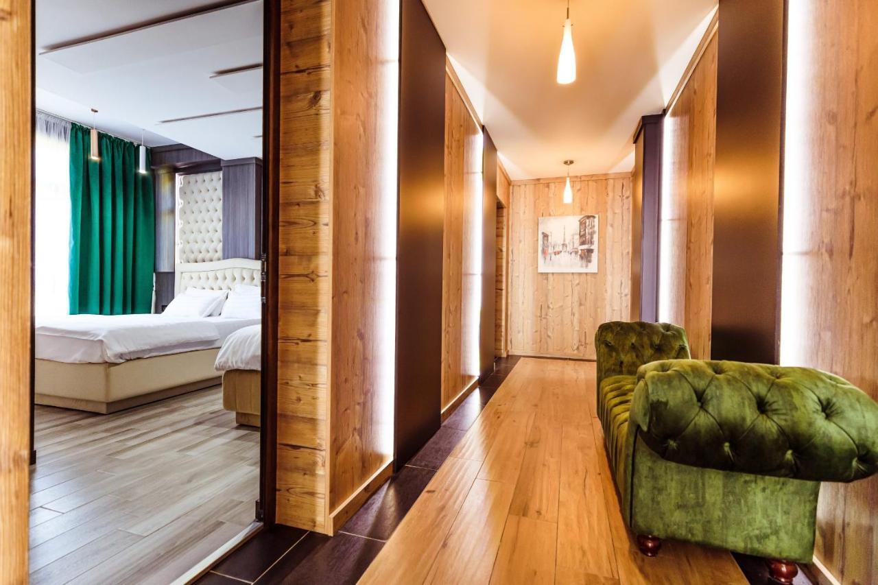 Hotel L'Invidia Novaci-Străini Exteriér fotografie