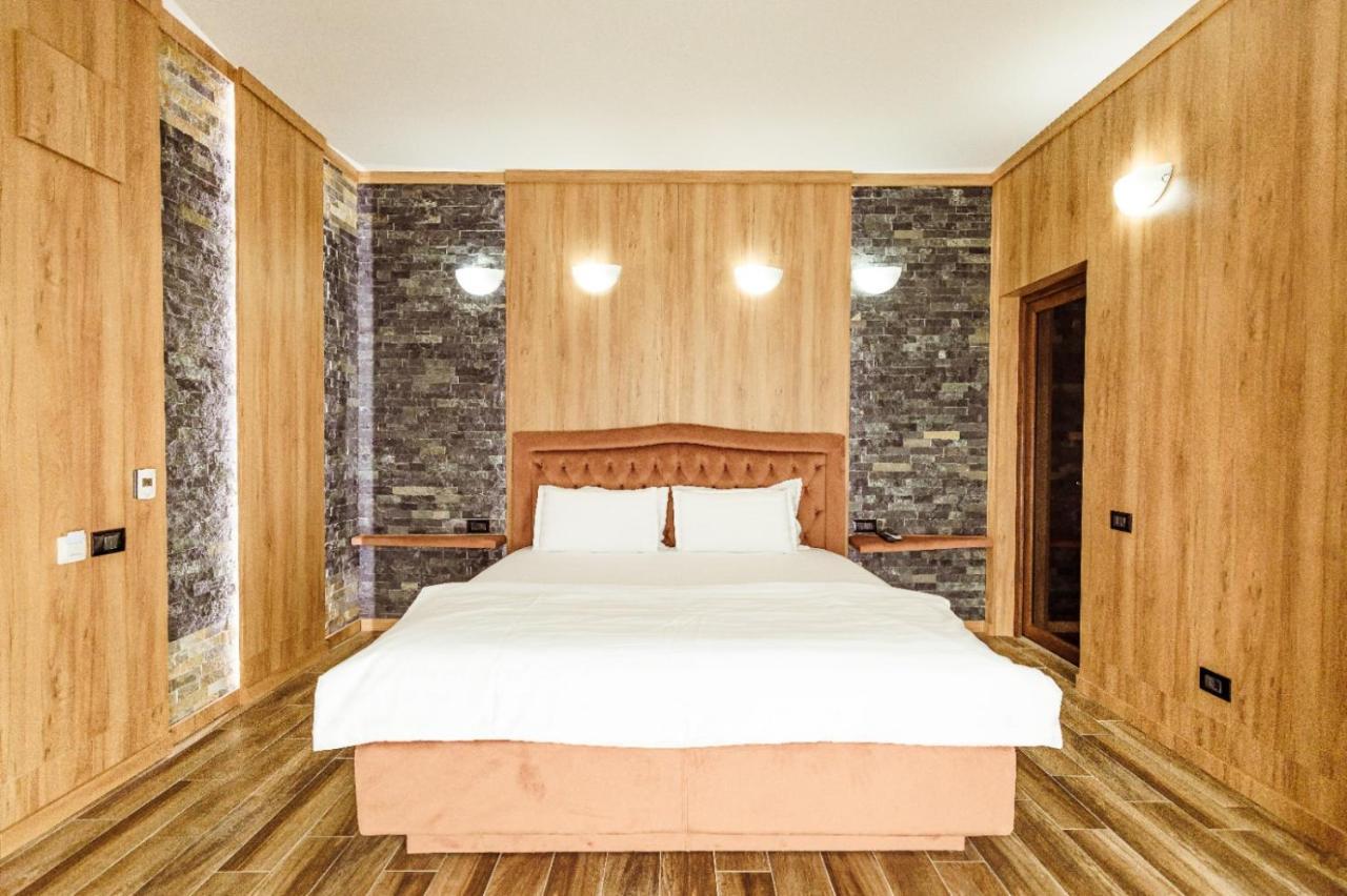 Hotel L'Invidia Novaci-Străini Exteriér fotografie