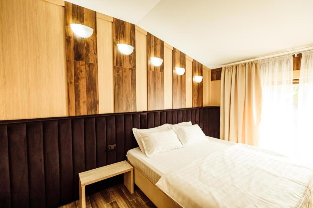 Hotel L'Invidia Novaci-Străini Exteriér fotografie