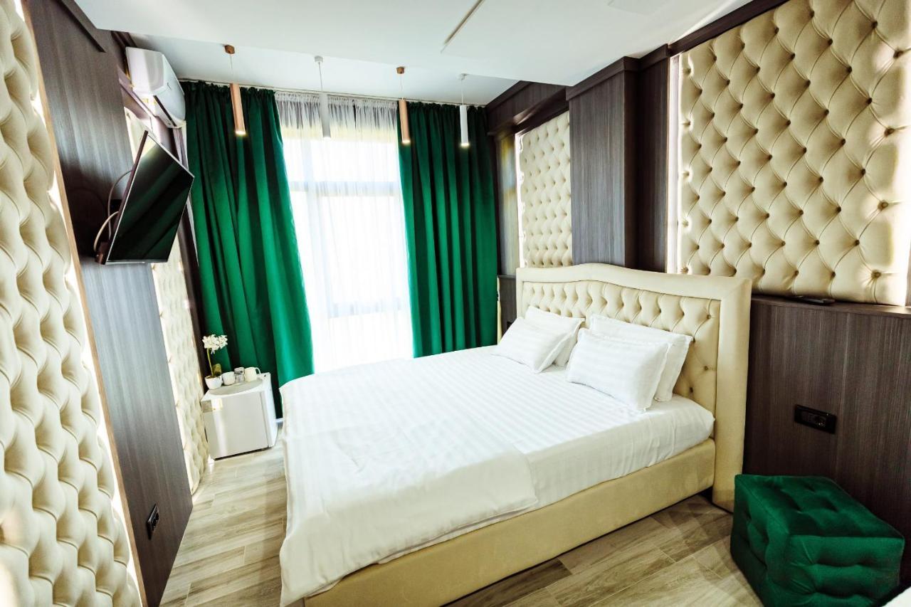 Hotel L'Invidia Novaci-Străini Exteriér fotografie