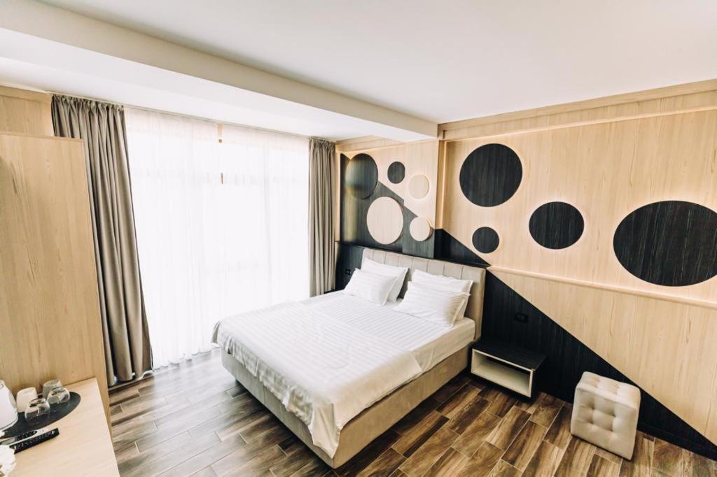 Hotel L'Invidia Novaci-Străini Exteriér fotografie