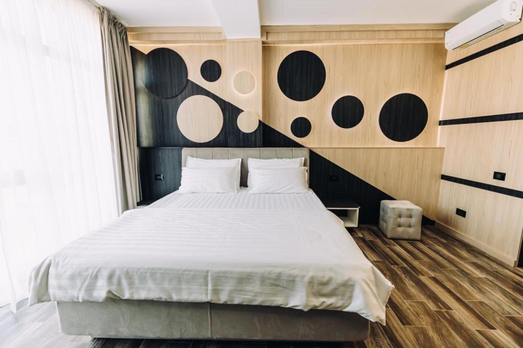 Hotel L'Invidia Novaci-Străini Exteriér fotografie