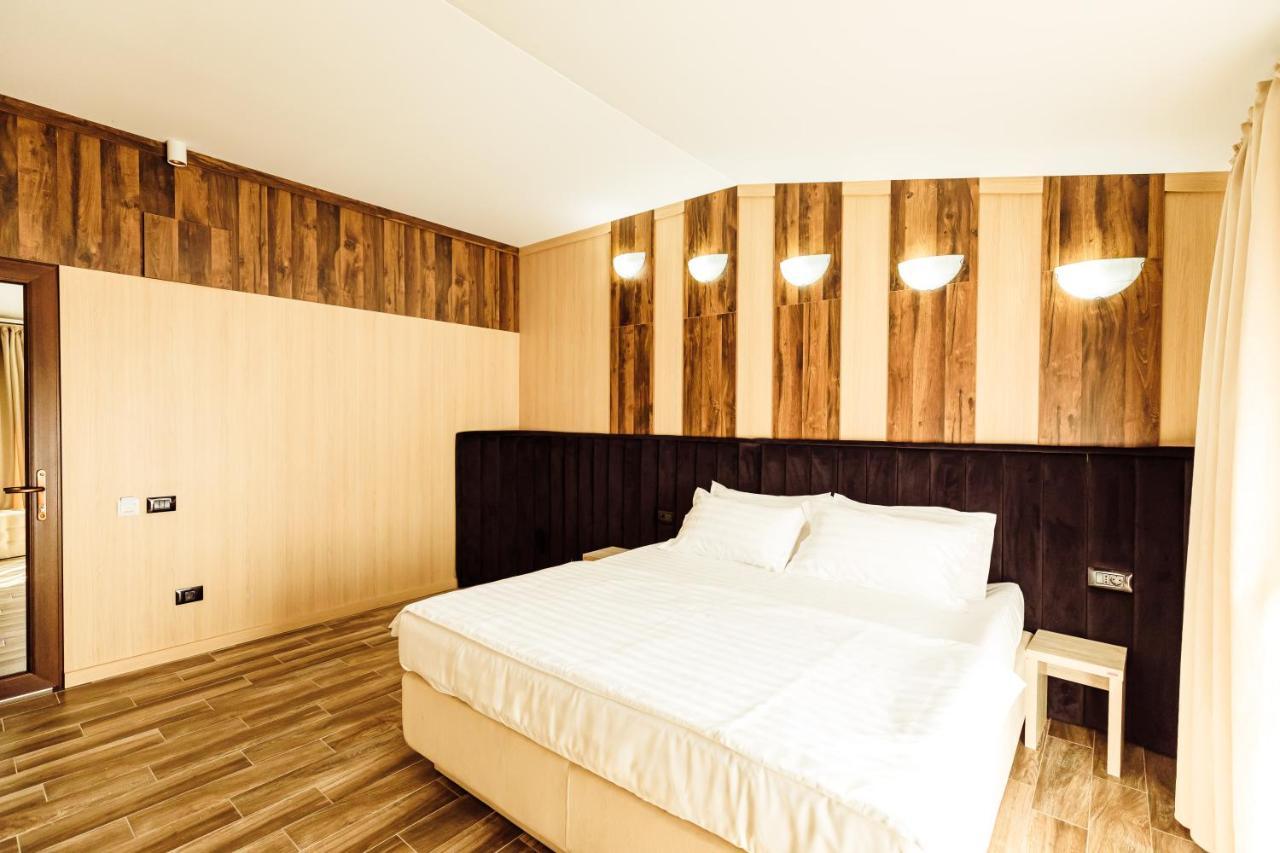 Hotel L'Invidia Novaci-Străini Exteriér fotografie