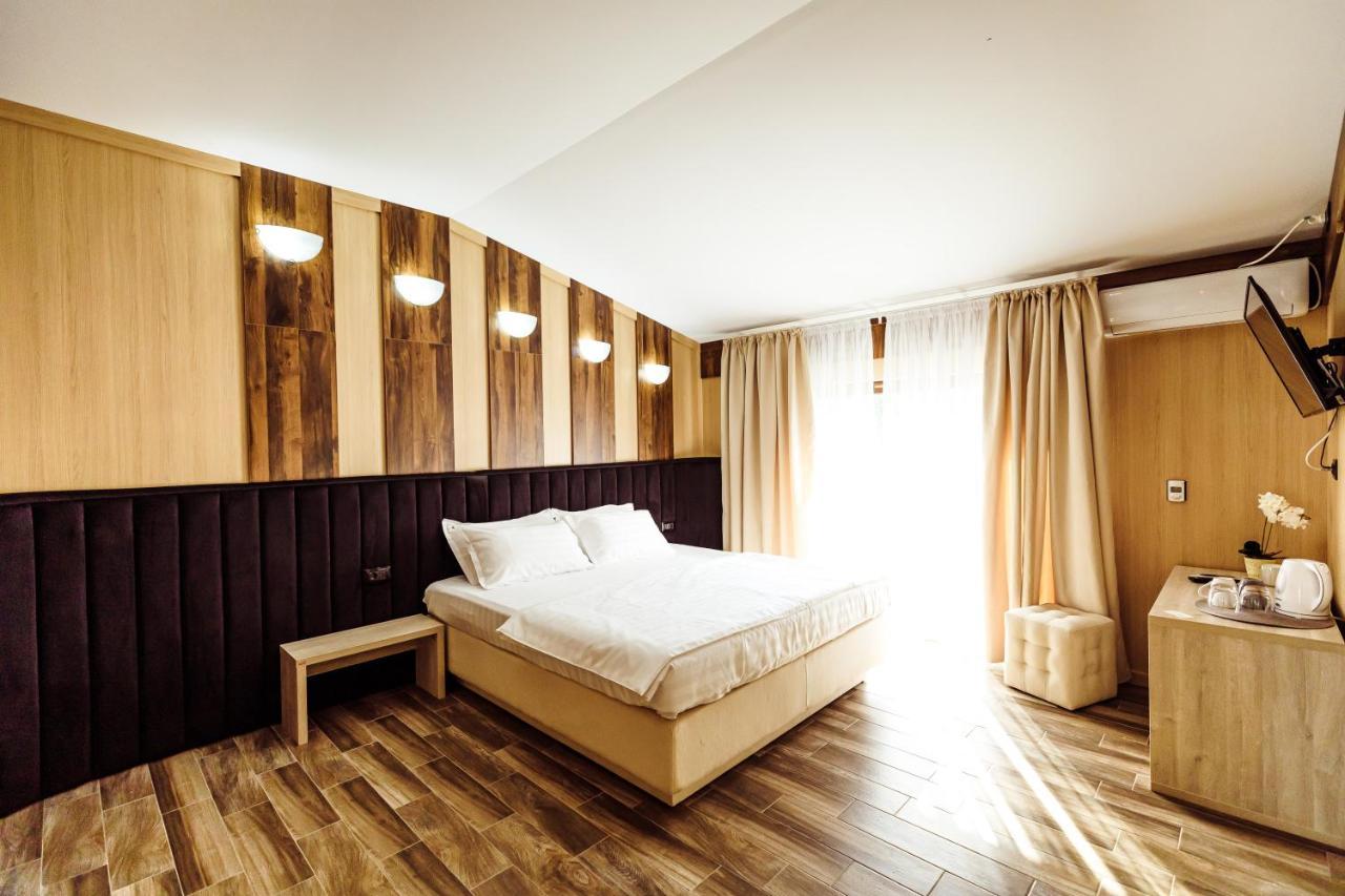 Hotel L'Invidia Novaci-Străini Exteriér fotografie