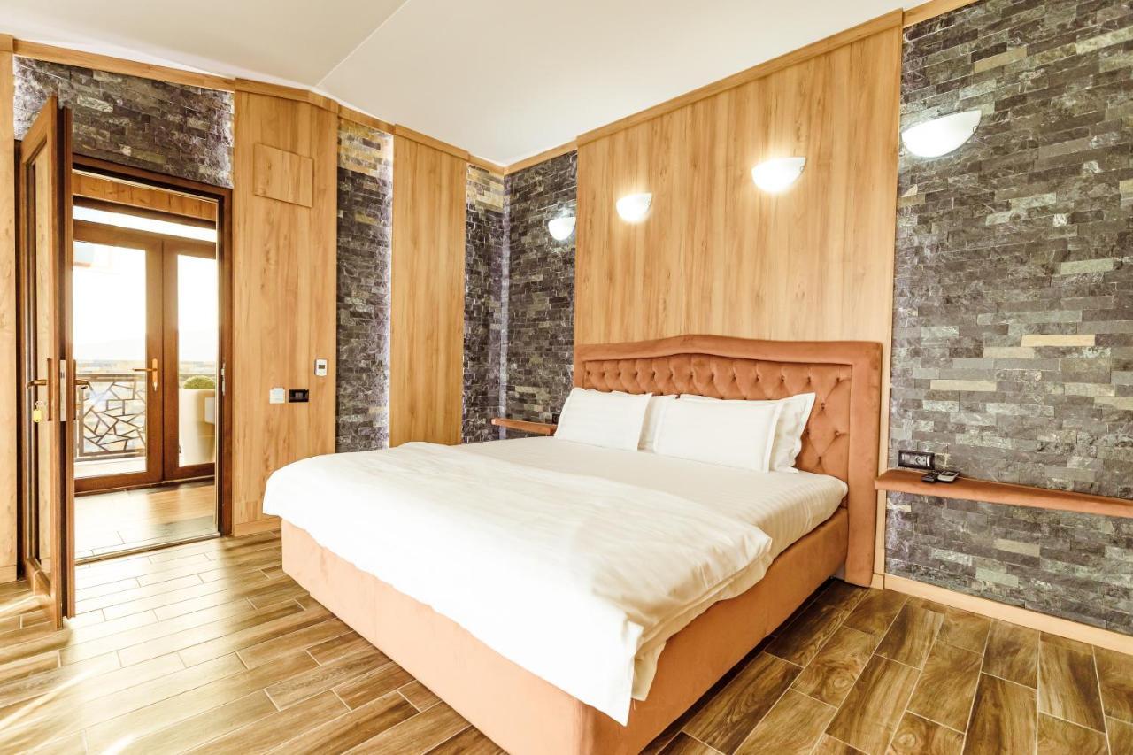 Hotel L'Invidia Novaci-Străini Exteriér fotografie