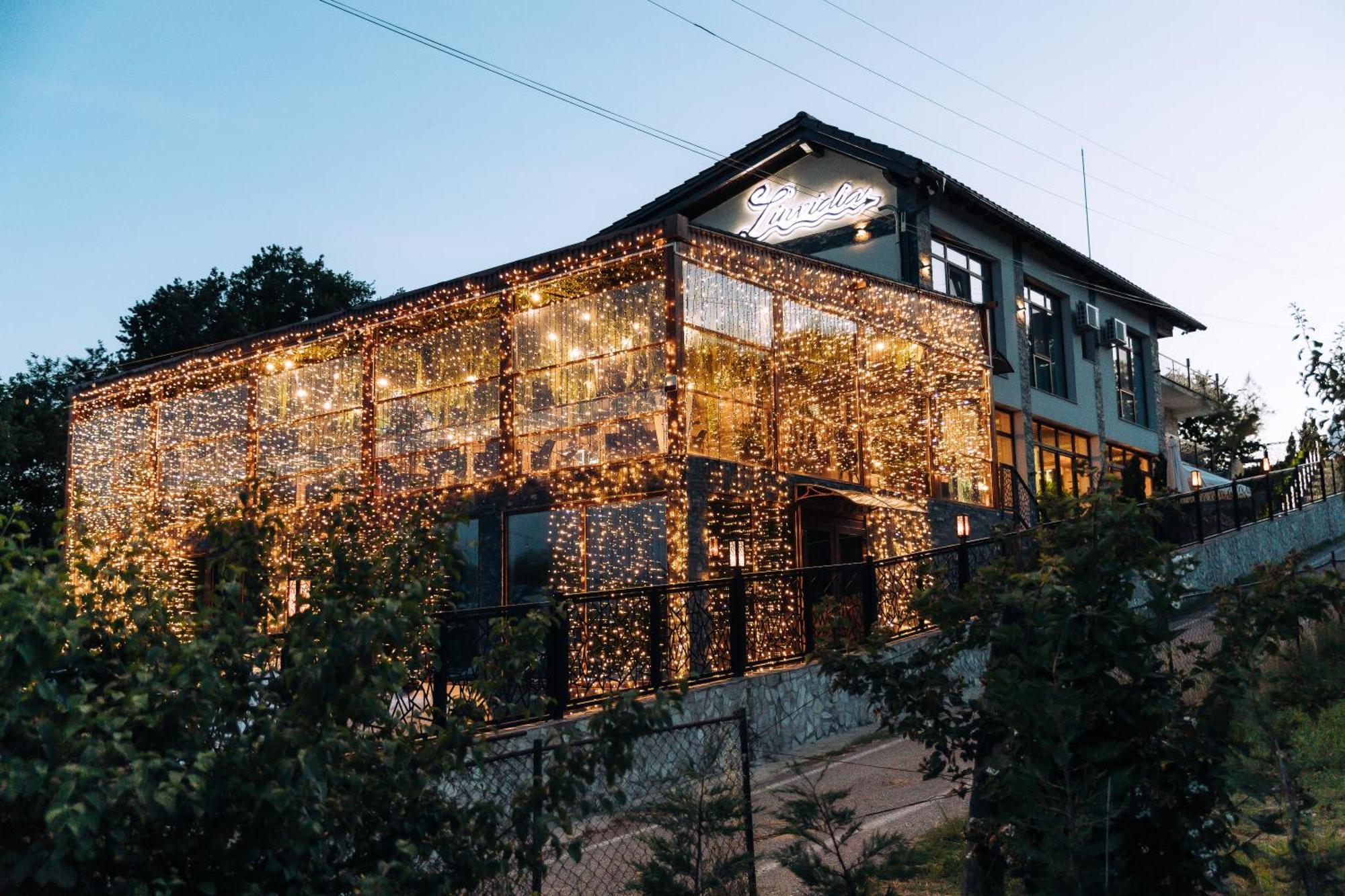 Hotel L'Invidia Novaci-Străini Exteriér fotografie