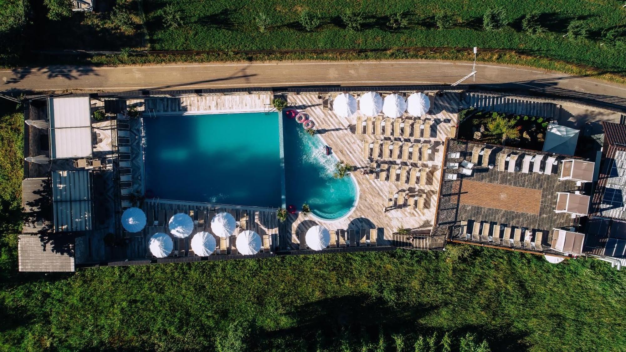 Hotel L'Invidia Novaci-Străini Exteriér fotografie
